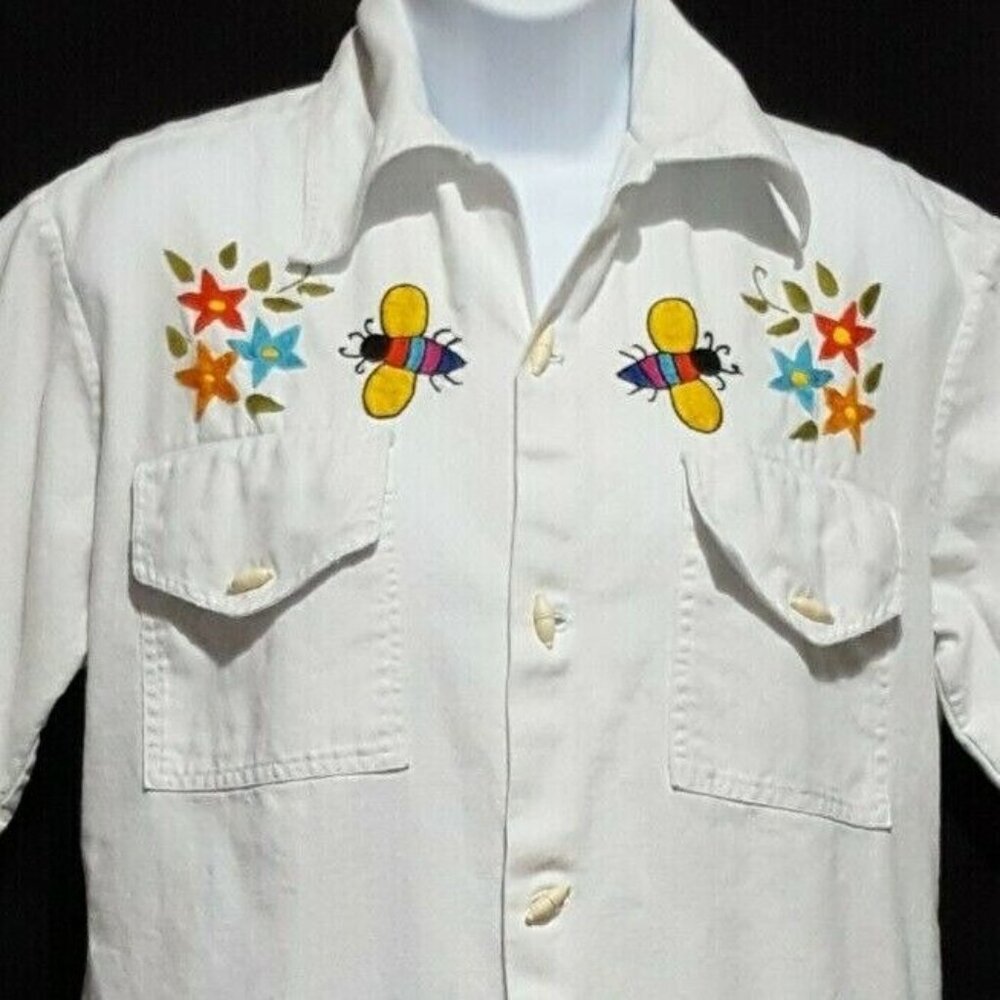 Vintage Jolanda Womens Top L‎ White Button Front Embroidered Bumblebees Flowers